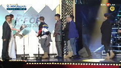 音悦台亚洲最具影响力组合 - 第5届Gaon Chart K-POP Awards 现场版 16/02/17