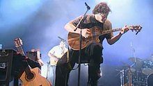 Sin Bandera《Kilometros (En Vivo) (Video)》