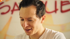 Hinter den Kulissen