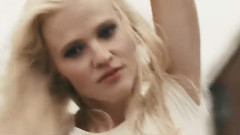 Lara Stone