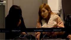 Yuri & Tiffany Taeyeon CDG Airport