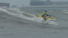 飞瞰冲浪手钱塘江大潮乘浪