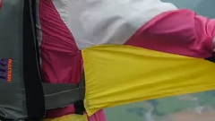 翼装高手挪威悬崖跃下掠海飞行