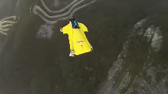 翼装侠天门山空中狂飙