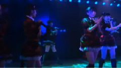 制服が邪魔をする