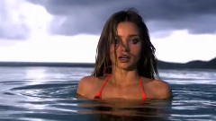 Splash ! Victoria's Secret Swimwear 2010 Ad