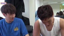  - MONSTA X show muscles