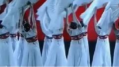 男女集体舞蹈