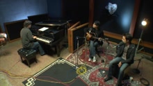 Her Eyes (Video - Live In Studio)