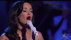 Kacey Musgraves - Christmas Makes Me Cry - CMA Country Christmas (11-28-2016)