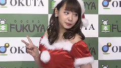 山田菜々,お気に入りは"ボンデージ衣装" ミニスカサンタで登場