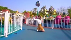 邻家小妹游乐场热舞