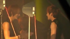 Kevin & Kiseop Back Stage