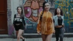 Menina De Ouro