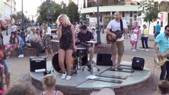 Красотка Таня радует глаз и душу мужчин... Buskers! Street! Music!