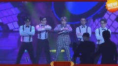 EXO CBX 演唱会背带裤加格子西服酷毙了!