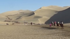 鸣沙山 月牙泉