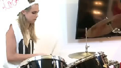 Cara Delevingne 打鼓 Cut