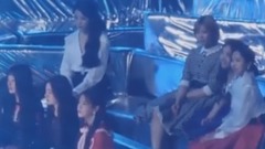 TWICE , RED VELVET , IU 台下观看