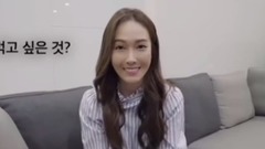 Jessica - 郑秀妍带领大家参观她的公司视频一则