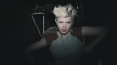 Robyn - Dancing on My Own