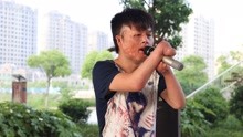  - 残疾人街头演唱，一首《下定决心忘记你》，唱的撕心裂肺！