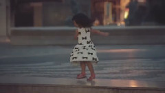 The Dancing Traffic Light Manikin