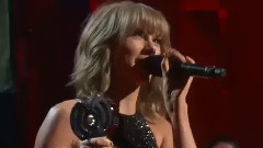 Taylor Swift获iHeartRadio 2015最佳歌词奖