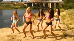 Готини мацки играят яко на плажа Dance Twerk