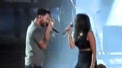 Maroon 5 Adam Levine And Rozzi Crane Sing Wake Up Call Jones Beach