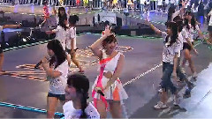 白いシャツ