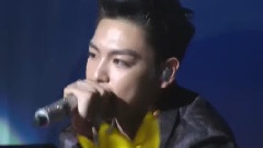 TOP's Cute Fan Service