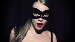 Cara Delevingne Sings For LOVE