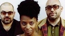 Morcheeba - Undress Me Now 现场版