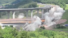 爆破高架桥