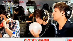 Play With Helium Balloons