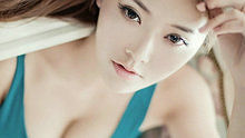  - DJ美女夜场闪亮热舞