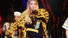 2NE1 - Crush+Come Back Home - SBS人气歌谣 现场版 14/03/09