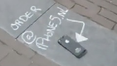 Man Super Glues IThe First Phone 5 In Amsterdam