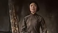 高举红旗欢笑庆胜利