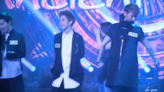 Kris & KAI跳舞