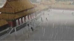 天上飘着雨