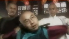 得意的笑
